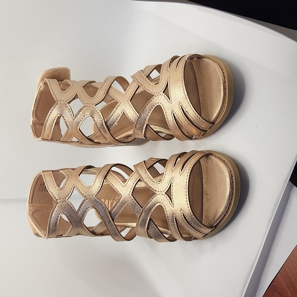 MIA Other - MIA Kid's Emilie Block Heeled Rose Gold Sandal Size 4